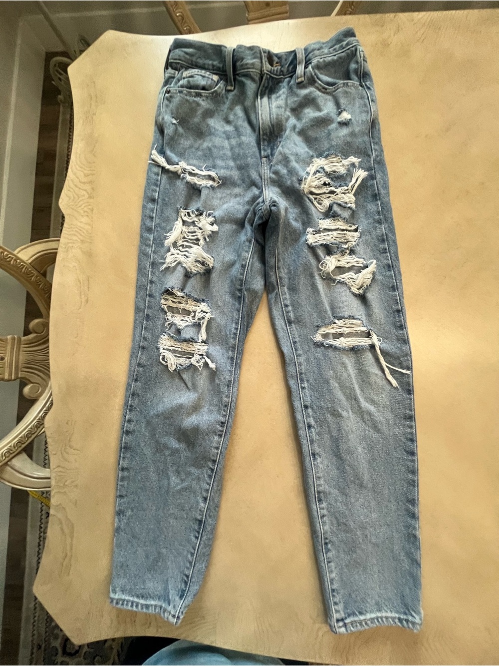 Levi’s High Waisted Distressed Mom Jeans Light Wash Size 28 Waist